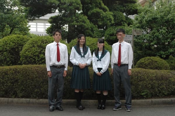 県立成田国際高校の夏服