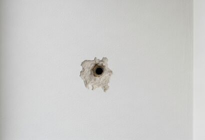 壁の穴を埋めたい！自分でできる壁の修正方法を紹介 アイキャッチ画像